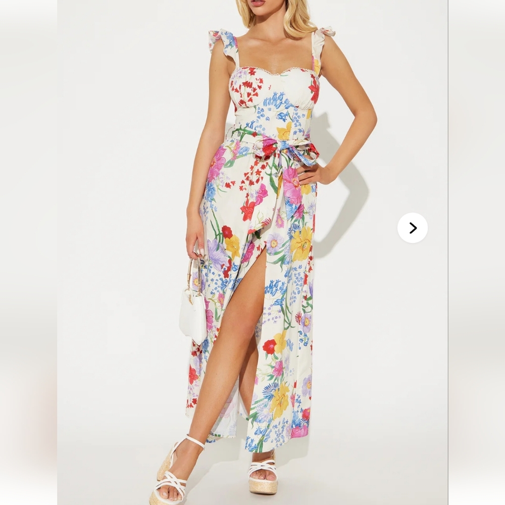 NWT Sexy Floral Maxi Dress with Ruffle Straps Size XL